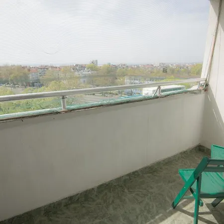 One-bedroom Flat Close To The Sea Garden By Flat Mаnаger * Burgas